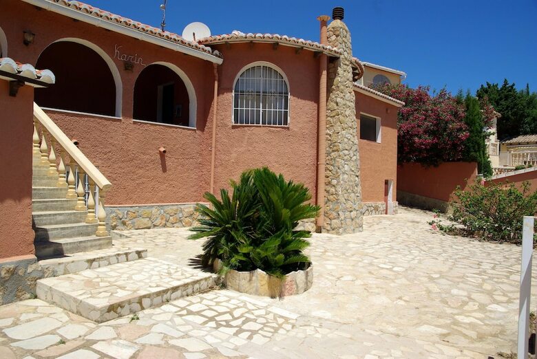 Casa June