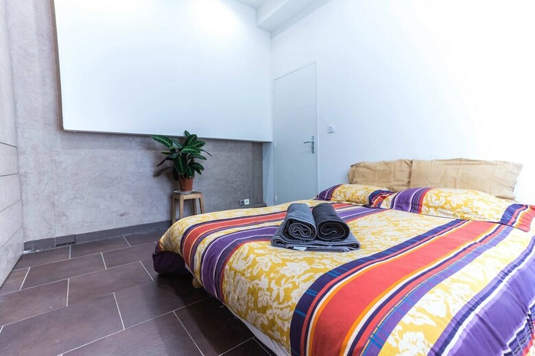 Charming Apartment With Parking Center Of Aix