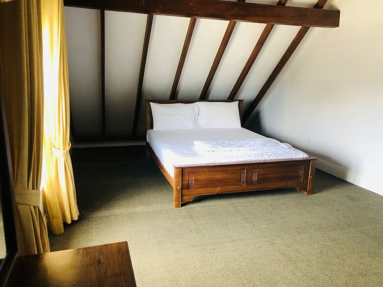 Hotel Swiss Cottage