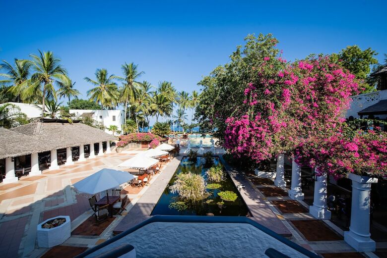Hotel Serena Beach Resort And Spa