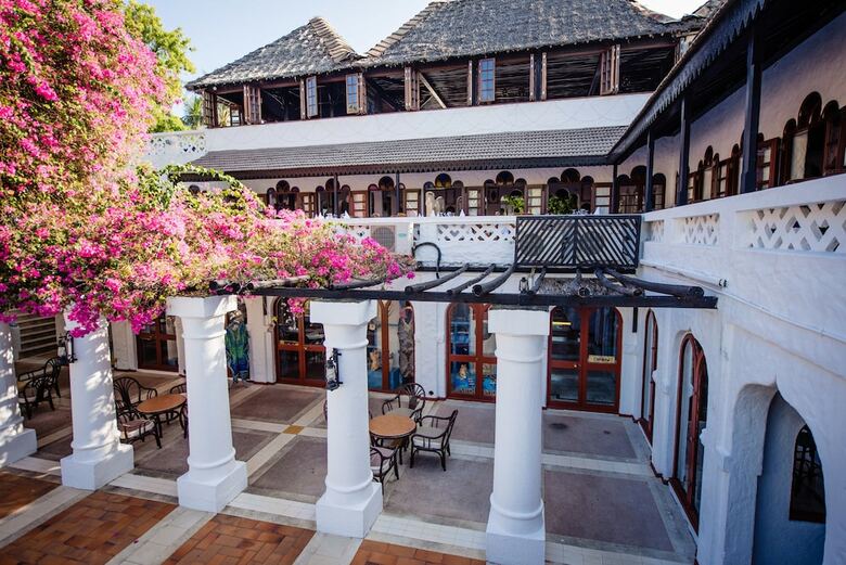 Hotel Serena Beach Resort And Spa