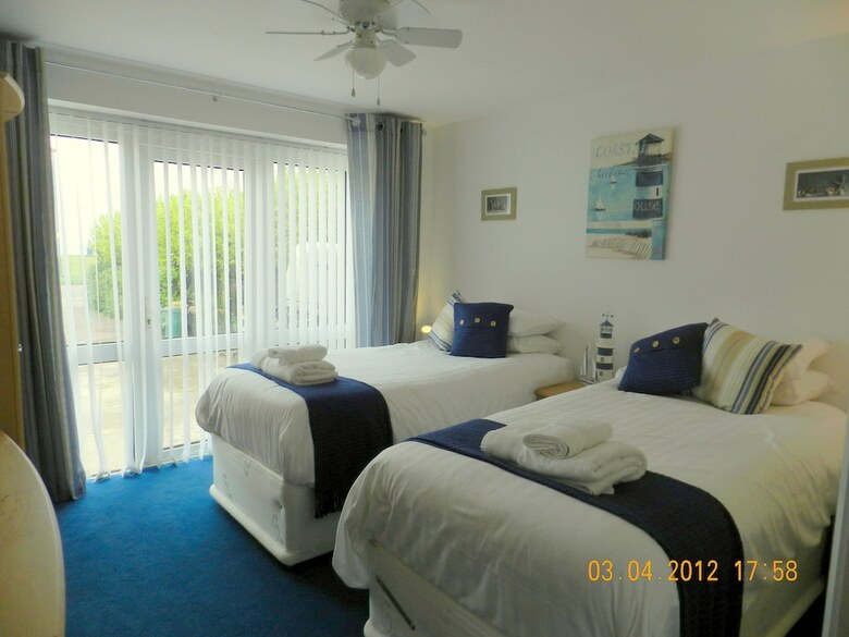 Bed & Breakfast Watersedge Guest House