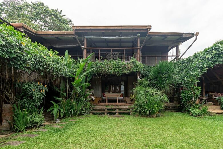 Hotel Casamara Garden Tagaytay