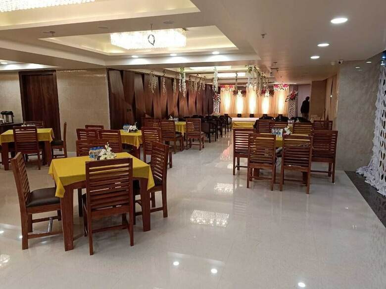 Hotel Clarks Collection Lucknow Gomti Nagar