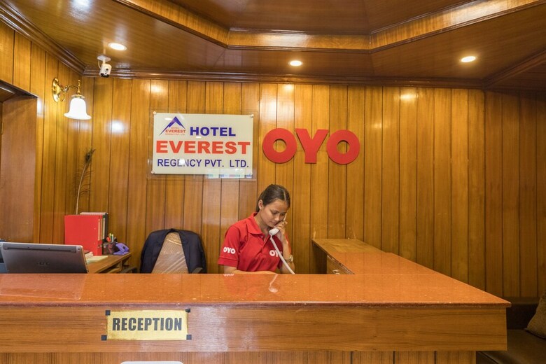 Oyo 611 Hotel Everest Regency