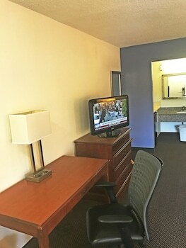 Motel Days Inn And Suites - Mobile