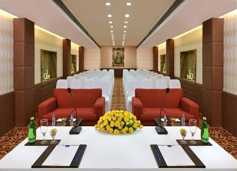 Apartamento Taurus Sarovar Portico