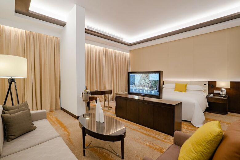 Hotel Johari Rotana