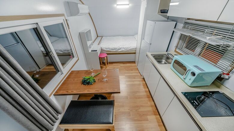 Gapyeong Saeyeon Caravan - Glamping