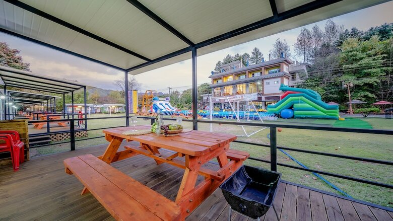 Gapyeong Saeyeon Caravan - Glamping
