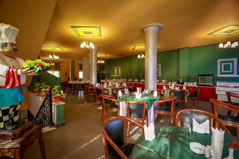 Hotel Adham Compound