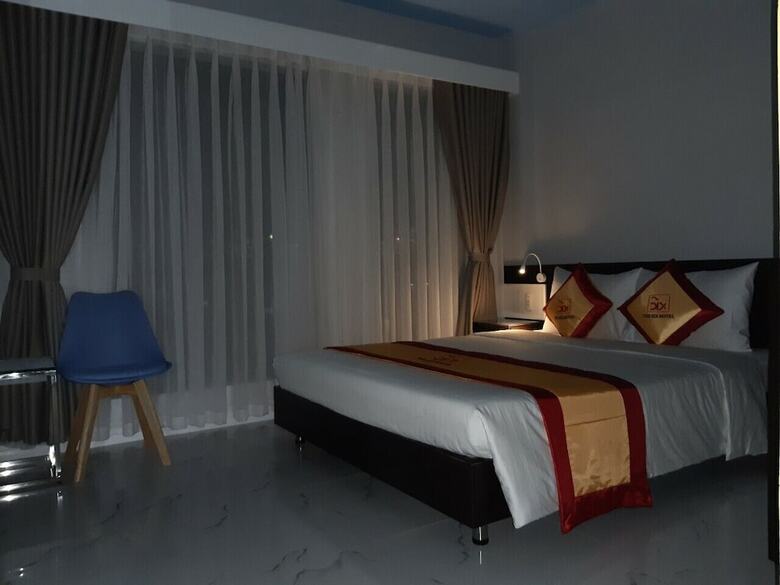 The Six Hotel