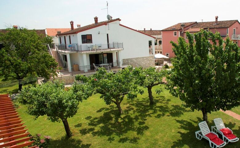Apartamentos House Bozac
