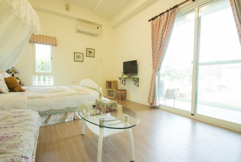 Z. H. Garden Hotel