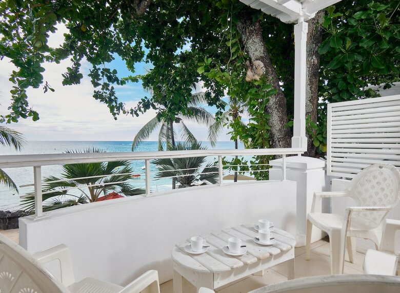 Le Beachclub Serviced Apartments And Villas