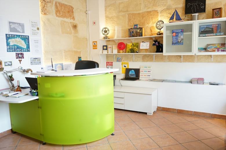 Hostal Hostel Menorca - Albergue Juvenil
