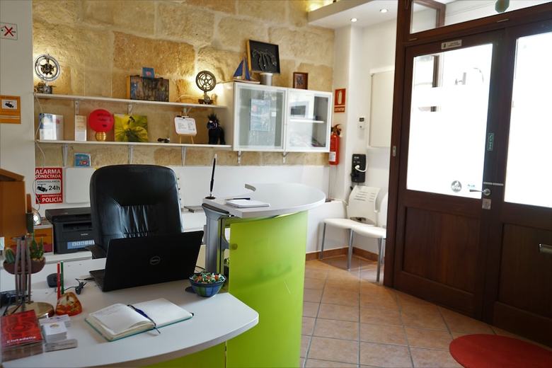 Hostal Hostel Menorca - Albergue Juvenil