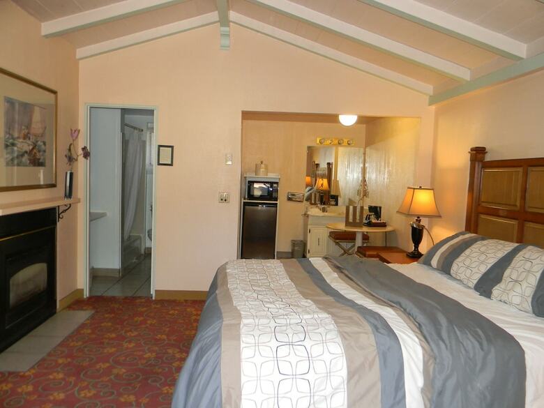 Motel Carmel Resort Inn