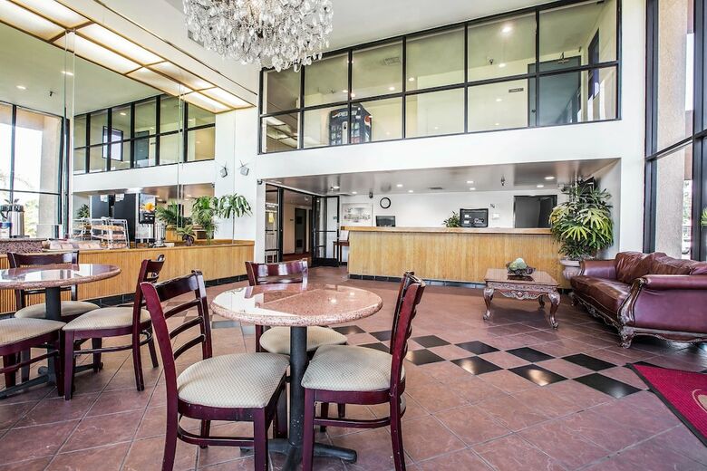 Hotel Baymont By Wyndham Ontario