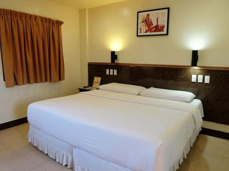 Hotel Mayfair Resort