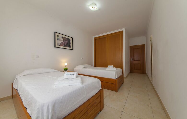 Apartamentos B41 - Windmill Modern With Pool