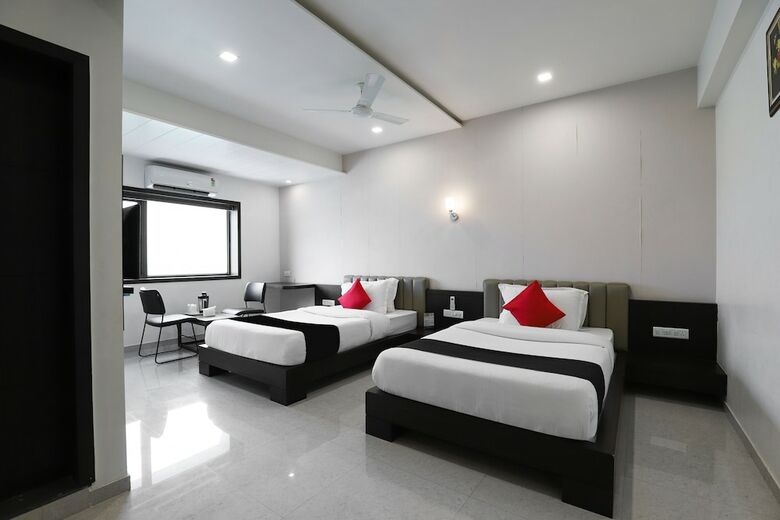Capital O 49769 Hotel Darshan