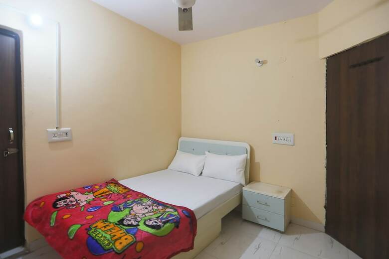 Hotel Spot On 48329 Dee 9 Residency