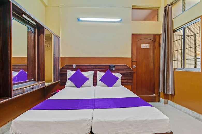 Spot On 48699 Hotel Pawan Sree Deluxe Lodge