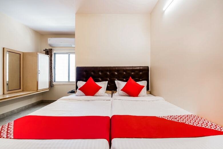 Hotel Oyo 37146 G P Residency