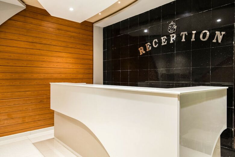 Hotel Oyo 37146 G P Residency