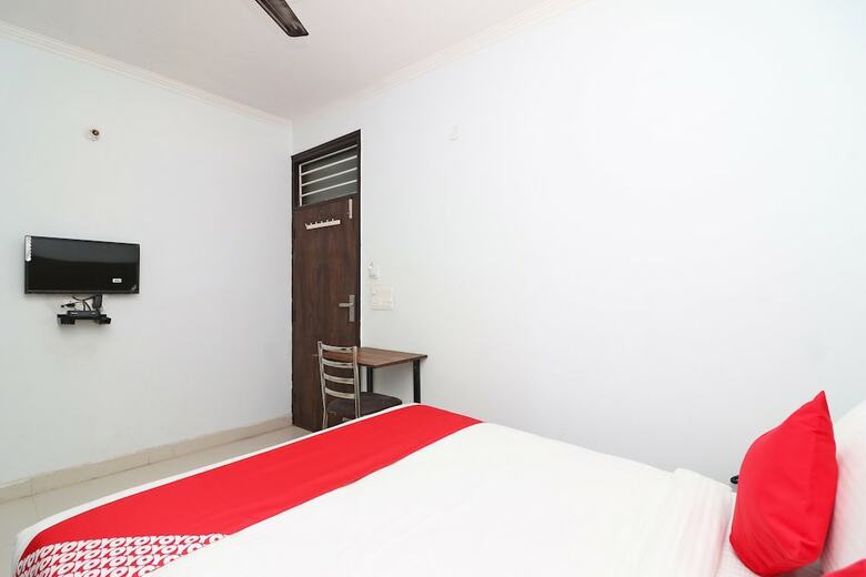 Hotel Oyo Flagship 39600 Sathguru Residency