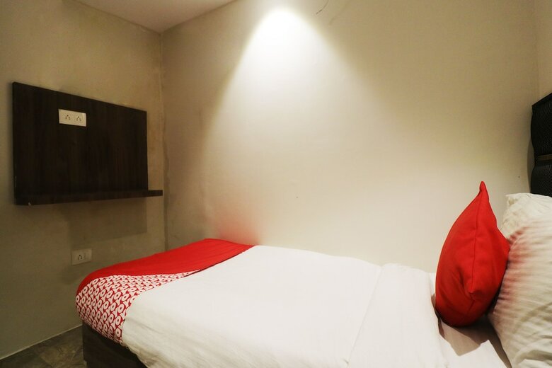 Hotel Oyo 49069 A Suites