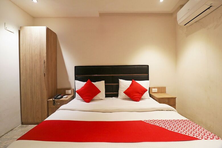 Hotel Oyo 49069 A Suites
