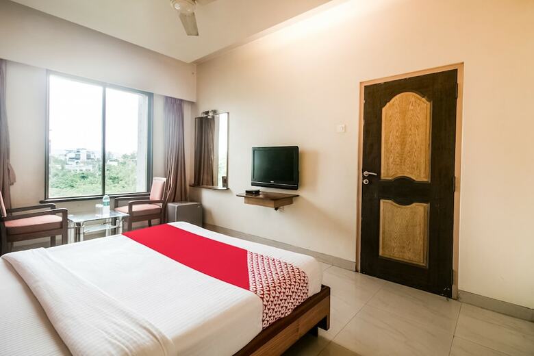 Oyo 41076 Hotel Dhiraj Residency