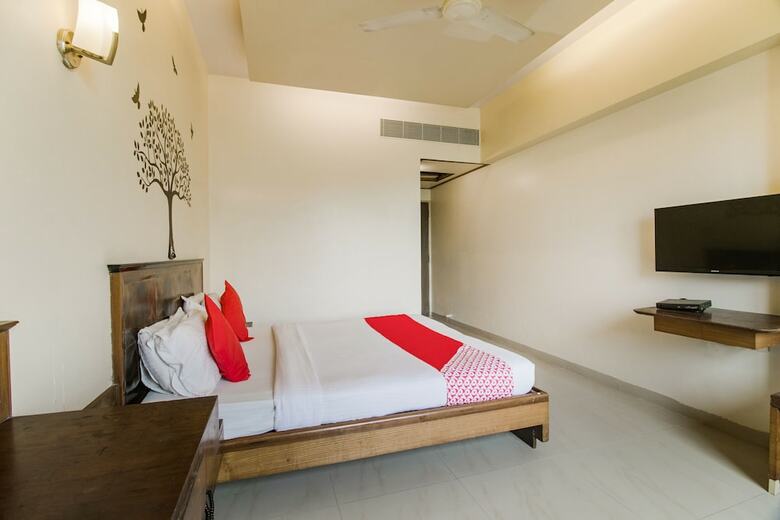Oyo 41076 Hotel Dhiraj Residency