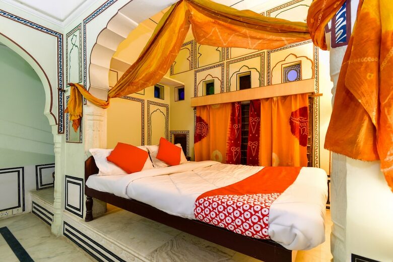 Hotel Oyo 46031  Singhasan Haveli