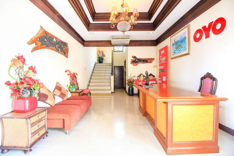 Oyo 383 White Inn Hotel