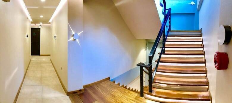 Hotel Two Seasons Executive Suites