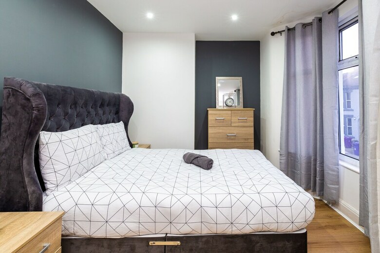 Lush Apartments 4 Bedroom House - Gilroy