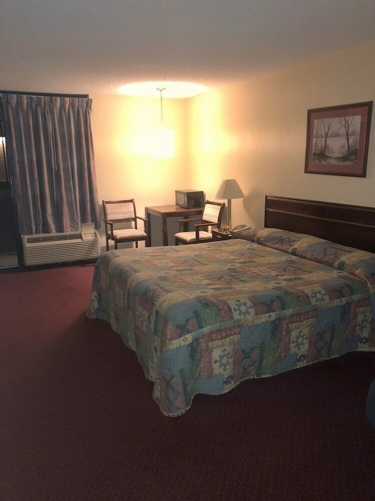 Hotel Limetree Inn & Suites