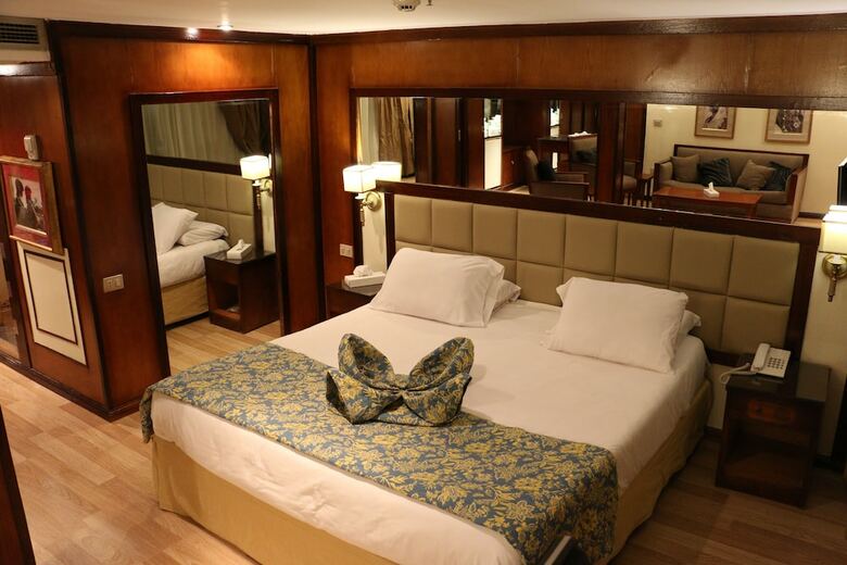 M/s Nubian Sea Lake Cruise