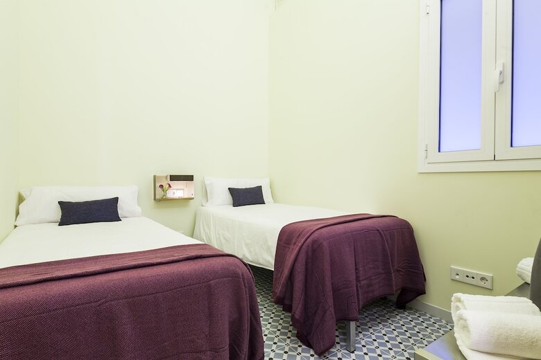 Apartamentos Uma Suites Pau Claris 4