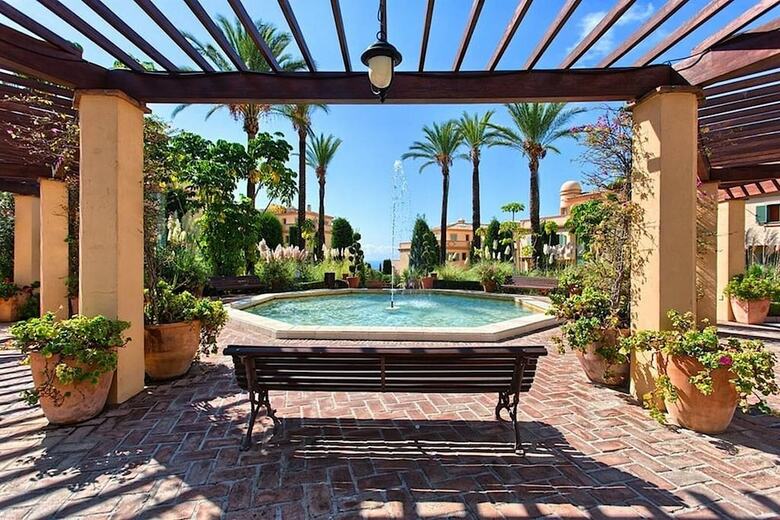 Apartment With Sea Views And Own Garden