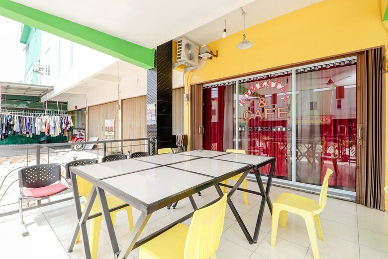 Hotel Botania Homestay