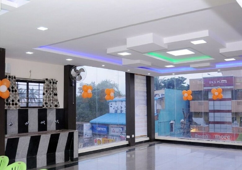 Maxistay Airport Hotel