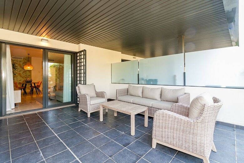 Flamingos Holiday Haven Canovas Apartment