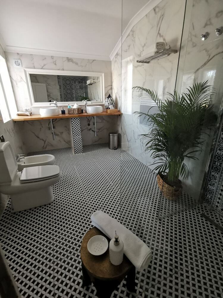 Vogue 23 Boutique Hotel