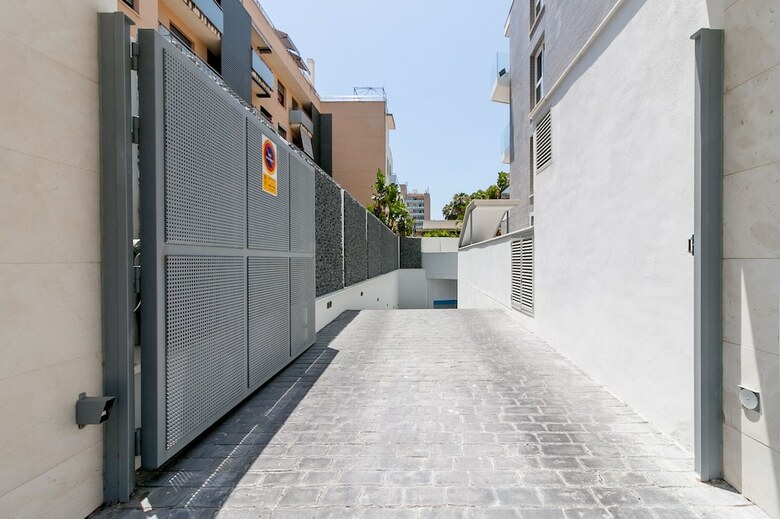 Puerto Marina Apartment Canovas