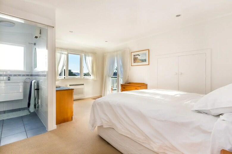 3 Bedroom Family Home With Harbour Views In Westmere