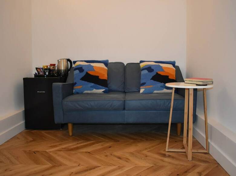 Unique Converted Vault Apartment In Hove